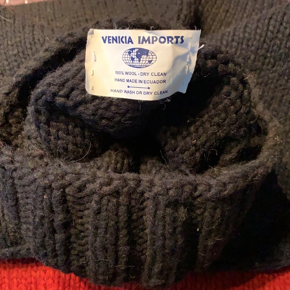 Oversized cozy sweater by Venicia Imports fits large or medium - Picture 4 of 4